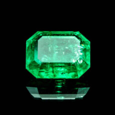 Green natural emerald gem